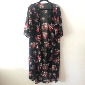 Black Floral Kimono 🌹🌷🖤
